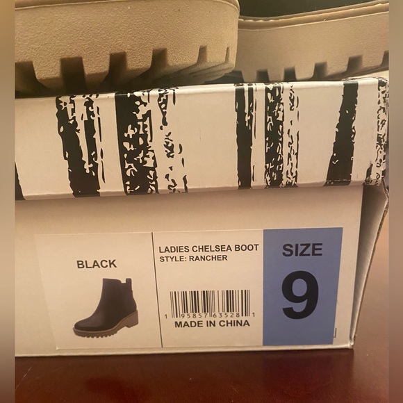 DOLCE VITA - Ladies Chelsea Boot - Picture 2 of 7